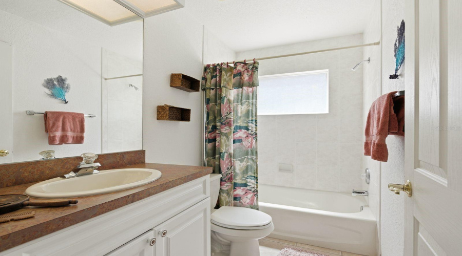 Downstairs En Suite Bathroom.