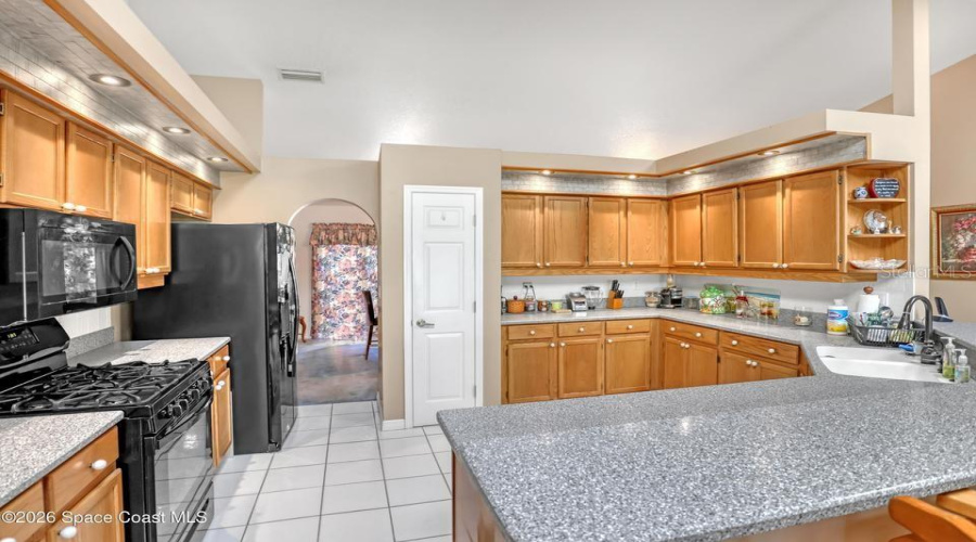 Titusville, Florida 32796, 3 Bedroom Bedrooms, ,2 Bathroombathrooms,Residential,For Sale,Tangle,0,Mfro6437006