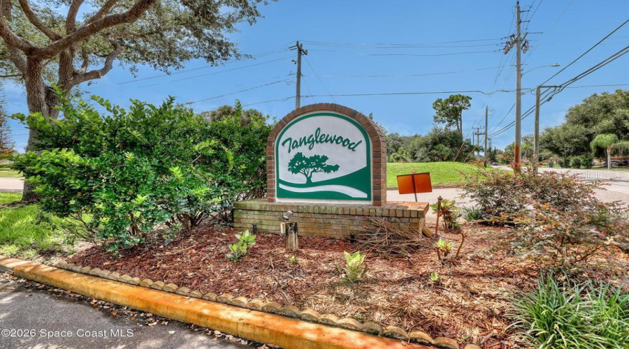Titusville, Florida 32796, 3 Bedroom Bedrooms, ,2 Bathroombathrooms,Residential,For Sale,Tangle,0,Mfro6437006