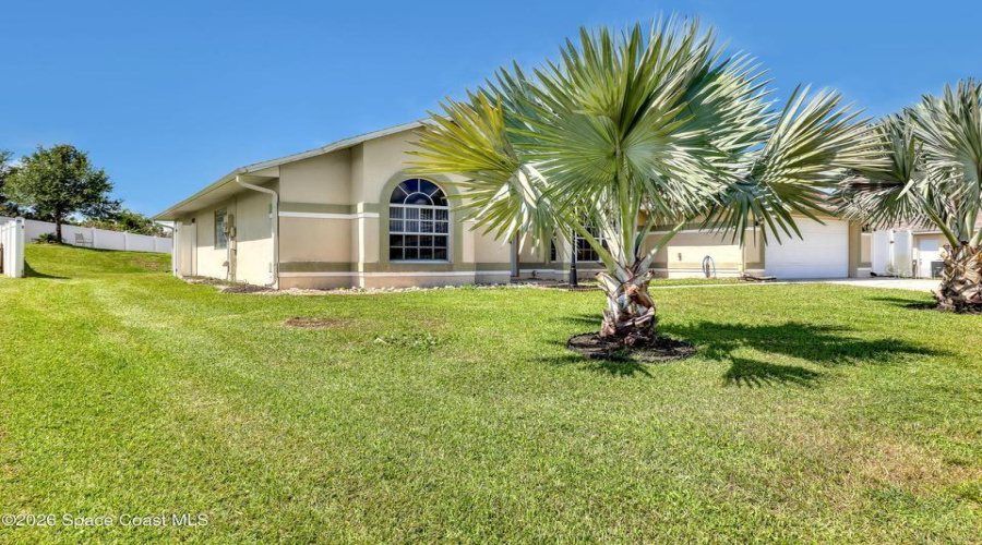 Titusville, Florida 32796, 3 Bedroom Bedrooms, ,2 Bathroombathrooms,Residential,For Sale,Tangle,0,Mfro6437006