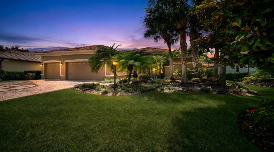 Lakewood Ranch, Florida 34202, 5 Bedroom Bedrooms, ,4 Bathroombathrooms,Residential,For Sale,Bowfin,0,Mfra4693544