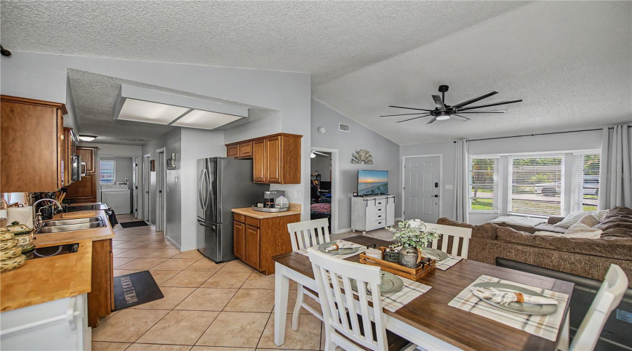 Venice, Florida 34293, 2 Bedroom Bedrooms, ,2 Bathroombathrooms,Residential,For Sale,Nantucket,0,Mfrn6145011