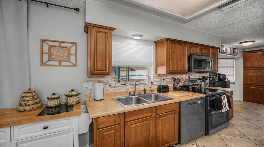 Venice, Florida 34293, 2 Bedroom Bedrooms, ,2 Bathroombathrooms,Residential,For Sale,Nantucket,0,Mfrn6145011
