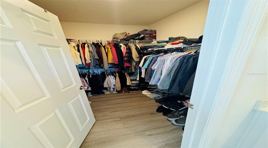 Walking Closet