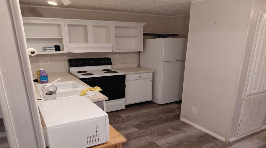 Punta Gorda, Florida 33982, 2 Bedroom Bedrooms, ,1 Bathroombathrooms,Residential,For Sale,Hilnick,0,Mfrtb8542537