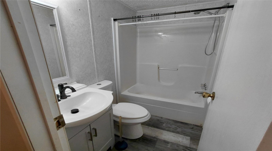 Punta Gorda, Florida 33982, 2 Bedroom Bedrooms, ,1 Bathroombathrooms,Residential,For Sale,Hilnick,0,Mfrtb8542537