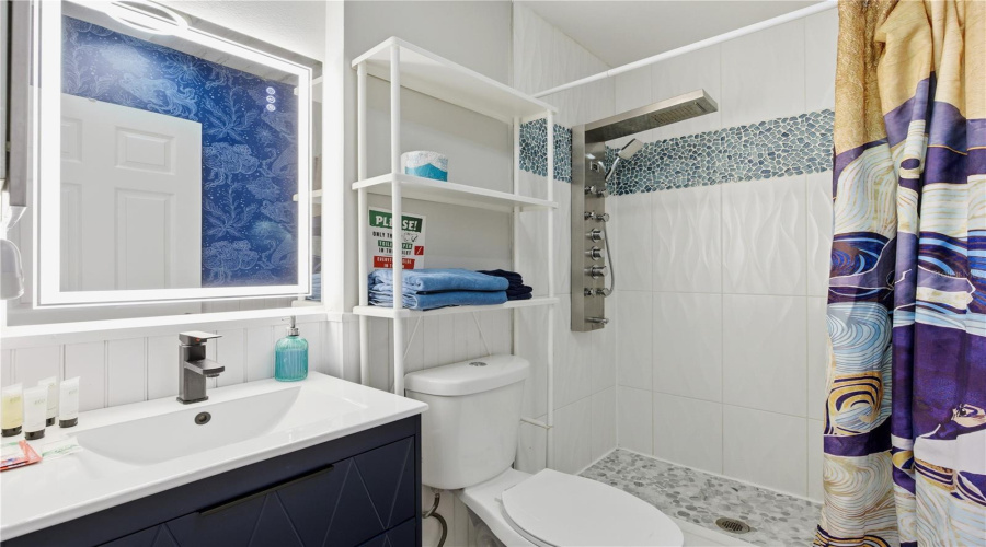 Sarasota, Florida 34242, 6 Bedroom Bedrooms, ,4 Bathroombathrooms,Residential,For Sale,Calle Menorca,0,Mfrtb8541886