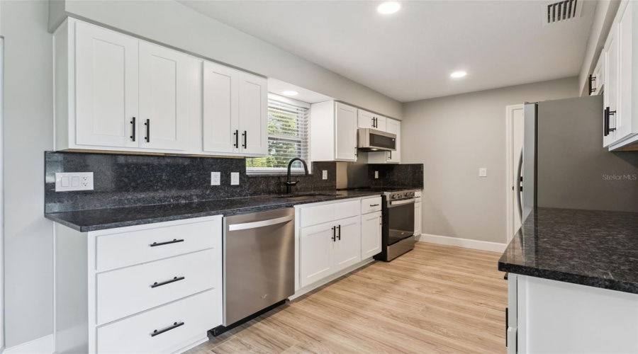 Leesburg, Florida 34788, 3 Bedroom Bedrooms, ,2 Bathroombathrooms,Residential,For Sale,Fairway,0,Mfrg5114734