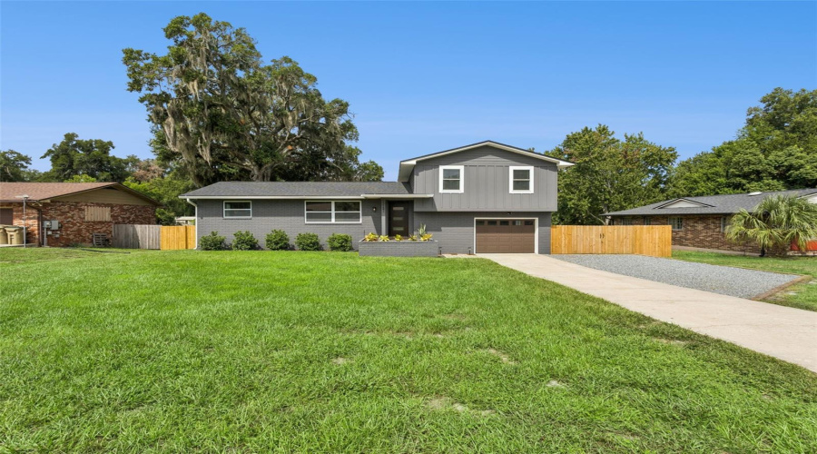 Leesburg, Florida 34788, 3 Bedroom Bedrooms, ,2 Bathroombathrooms,Residential,For Sale,Fairway,0,Mfrg5114734