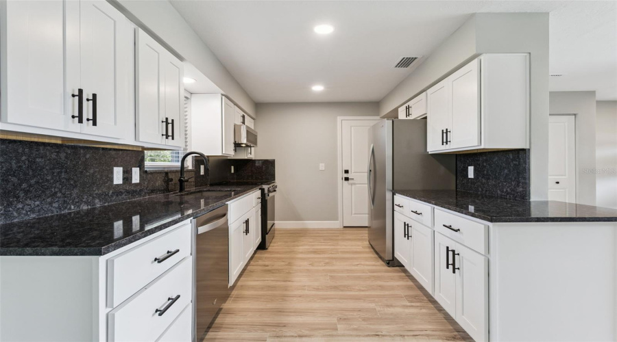 Leesburg, Florida 34788, 3 Bedroom Bedrooms, ,2 Bathroombathrooms,Residential,For Sale,Fairway,0,Mfrg5114734