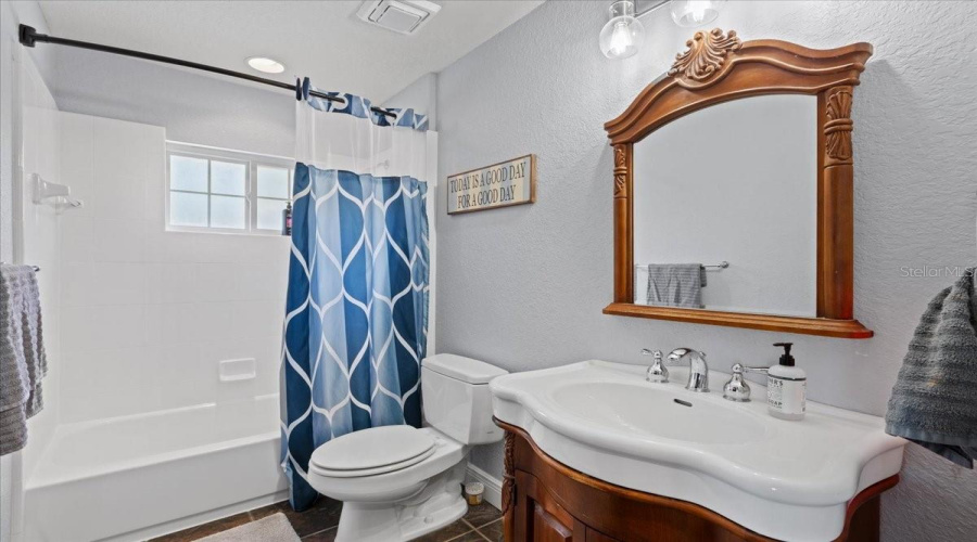 Trenton, Florida 32693, 5 Bedroom Bedrooms, ,5 Bathroombathrooms,Residential,For Sale,48Th,0,Mfrgc538338
