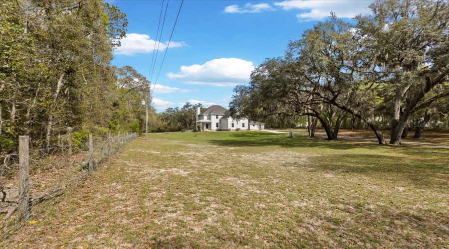 Trenton, Florida 32693, 5 Bedroom Bedrooms, ,5 Bathroombathrooms,Residential,For Sale,48Th,0,Mfrgc538338