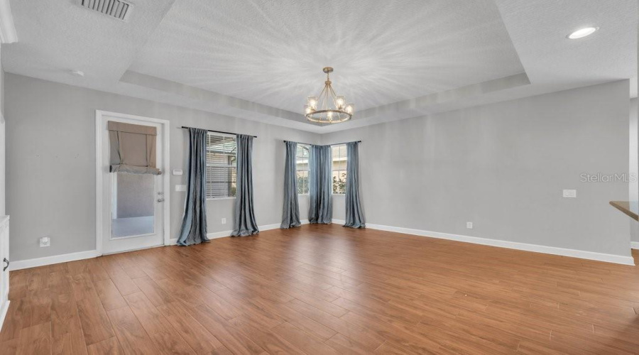 Lithia, Florida 33547, 4 Bedroom Bedrooms, ,3 Bathroombathrooms,Residential,For Sale,Loneoak View,0,Mfrtb8532013