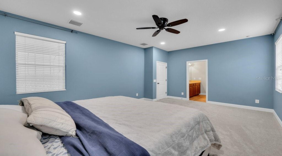 Lithia, Florida 33547, 4 Bedroom Bedrooms, ,3 Bathroombathrooms,Residential,For Sale,Loneoak View,0,Mfrtb8532013