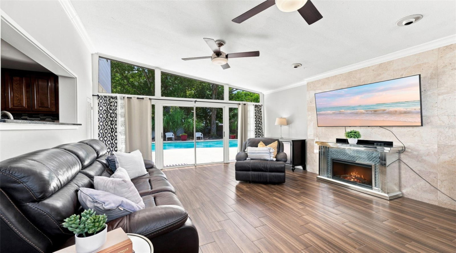 Tampa, Florida 33634, 4 Bedroom Bedrooms, ,2 Bathroombathrooms,Residential,For Sale,Woodkirk,0,Mfrtb8537226