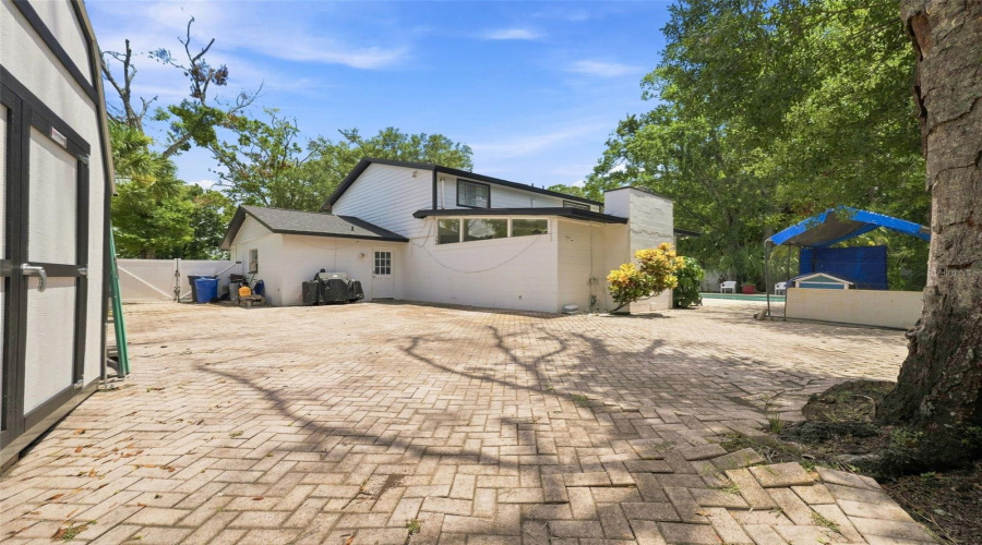 Tampa, Florida 33634, 4 Bedroom Bedrooms, ,2 Bathroombathrooms,Residential,For Sale,Woodkirk,0,Mfrtb8537226