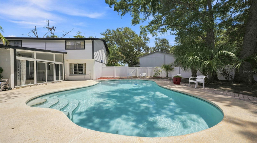 Tampa, Florida 33634, 4 Bedroom Bedrooms, ,2 Bathroombathrooms,Residential,For Sale,Woodkirk,0,Mfrtb8537226