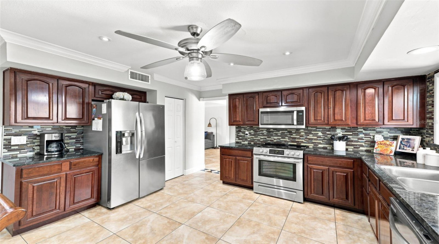Tampa, Florida 33634, 4 Bedroom Bedrooms, ,2 Bathroombathrooms,Residential,For Sale,Woodkirk,0,Mfrtb8537226