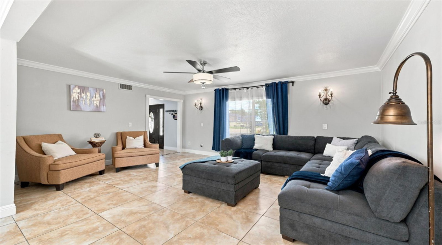 Tampa, Florida 33634, 4 Bedroom Bedrooms, ,2 Bathroombathrooms,Residential,For Sale,Woodkirk,0,Mfrtb8537226