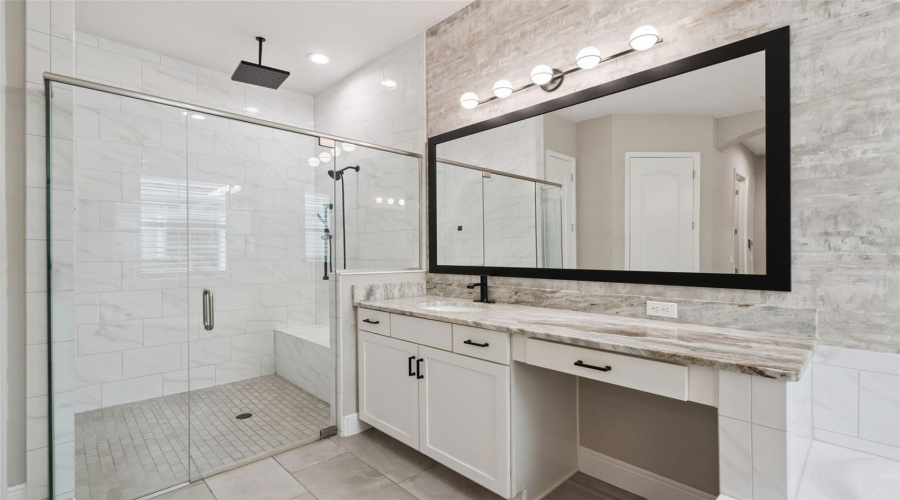 Lake Mary, Florida 32746, 4 Bedroom Bedrooms, ,3 Bathroombathrooms,Residential,For Sale,Oil Lamp,0,Mfro6421469