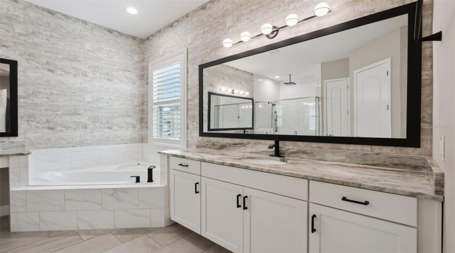 Lake Mary, Florida 32746, 4 Bedroom Bedrooms, ,3 Bathroombathrooms,Residential,For Sale,Oil Lamp,0,Mfro6421469
