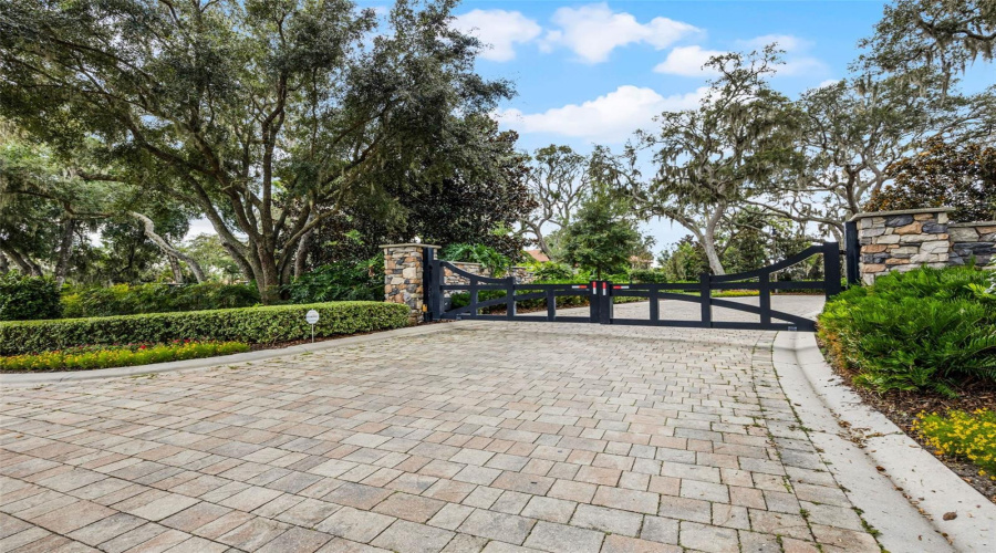Lake Mary, Florida 32746, 4 Bedroom Bedrooms, ,3 Bathroombathrooms,Residential,For Sale,Oil Lamp,0,Mfro6421469