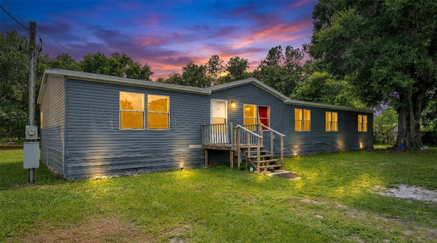 Lakeland, Florida 33810, 5 Bedroom Bedrooms, ,2 Bathroombathrooms,Residential,For Sale,Walnut,0,Mfrl4962479