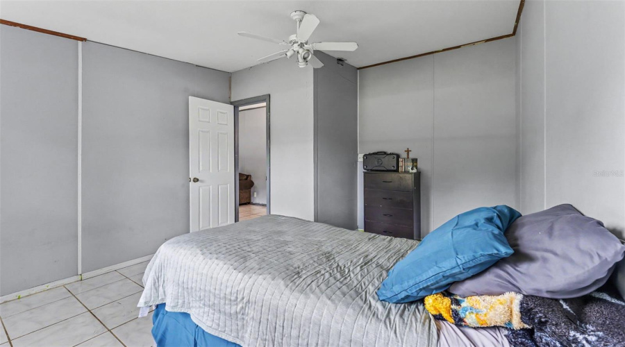 Lakeland, Florida 33810, 5 Bedroom Bedrooms, ,2 Bathroombathrooms,Residential,For Sale,Walnut,0,Mfrl4962479