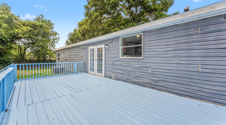 Lakeland, Florida 33810, 5 Bedroom Bedrooms, ,2 Bathroombathrooms,Residential,For Sale,Walnut,0,Mfrl4962479