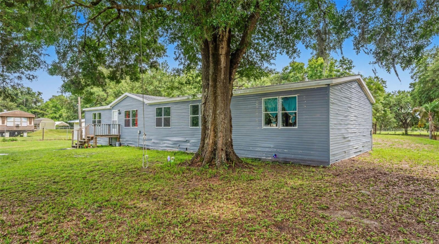 Lakeland, Florida 33810, 5 Bedroom Bedrooms, ,2 Bathroombathrooms,Residential,For Sale,Walnut,0,Mfrl4962479