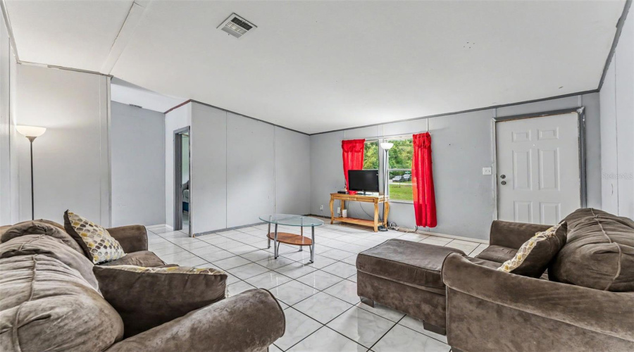 Lakeland, Florida 33810, 5 Bedroom Bedrooms, ,2 Bathroombathrooms,Residential,For Sale,Walnut,0,Mfrl4962479