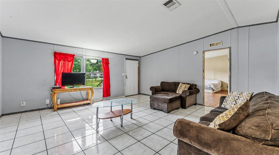 Lakeland, Florida 33810, 5 Bedroom Bedrooms, ,2 Bathroombathrooms,Residential,For Sale,Walnut,0,Mfrl4962479