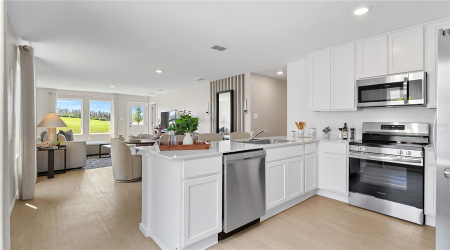 Eagle Lake, Florida 33839, 4 Bedroom Bedrooms, ,2 Bathroombathrooms,Residential,For Sale,Totem,0,Mfro6437011