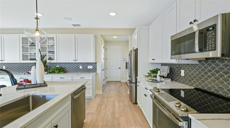 Lake Hamilton, Florida 33851, 5 Bedroom Bedrooms, ,3 Bathroombathrooms,Residential,For Sale,Clover,0,Mfrs5148345