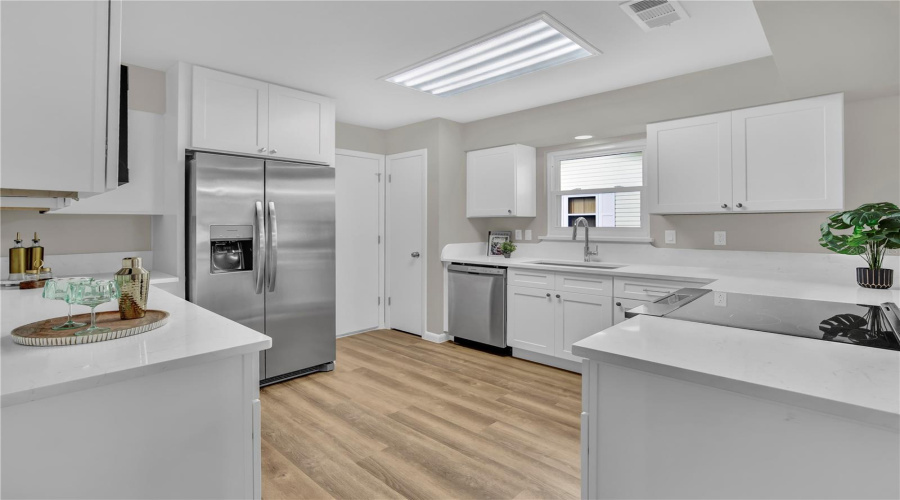 Leesburg, Florida 34788, 2 Bedroom Bedrooms, ,2 Bathroombathrooms,Residential,For Sale,Bonnie View,0,Mfrg5117030