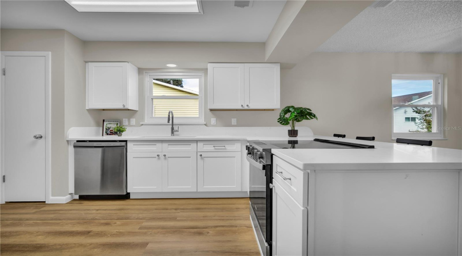 Leesburg, Florida 34788, 2 Bedroom Bedrooms, ,2 Bathroombathrooms,Residential,For Sale,Bonnie View,0,Mfrg5117030