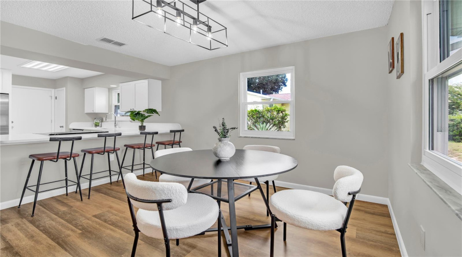 Leesburg, Florida 34788, 2 Bedroom Bedrooms, ,2 Bathroombathrooms,Residential,For Sale,Bonnie View,0,Mfrg5117030