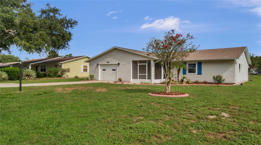 Leesburg, Florida 34788, 2 Bedroom Bedrooms, ,2 Bathroombathrooms,Residential,For Sale,Bonnie View,0,Mfrg5117030