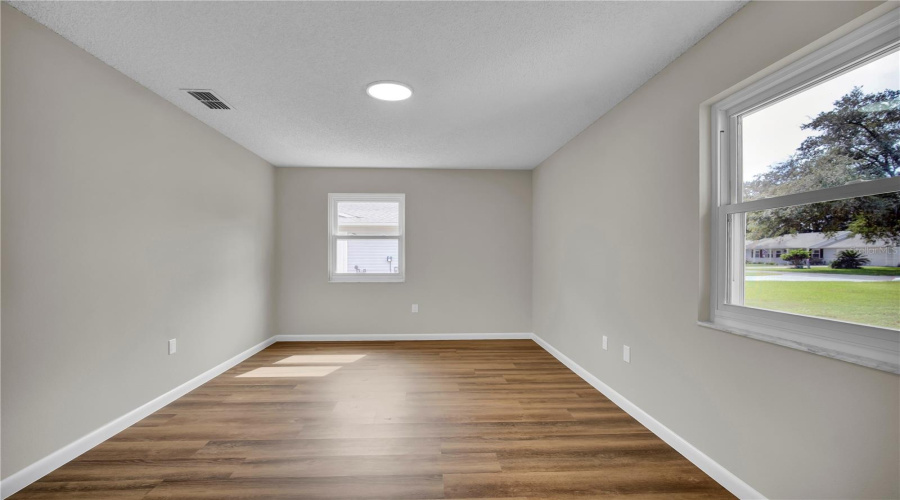 Leesburg, Florida 34788, 2 Bedroom Bedrooms, ,2 Bathroombathrooms,Residential,For Sale,Bonnie View,0,Mfrg5117030