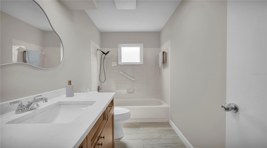Leesburg, Florida 34788, 2 Bedroom Bedrooms, ,2 Bathroombathrooms,Residential,For Sale,Bonnie View,0,Mfrg5117030