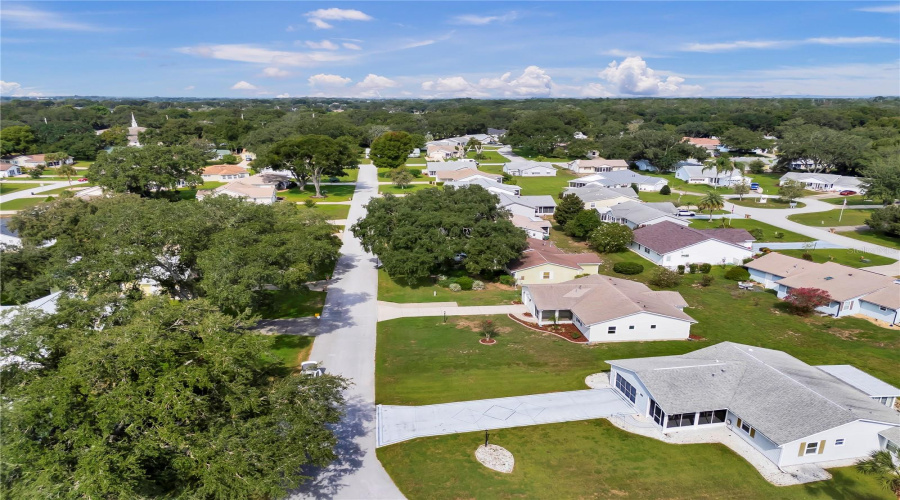 Leesburg, Florida 34788, 2 Bedroom Bedrooms, ,2 Bathroombathrooms,Residential,For Sale,Bonnie View,0,Mfrg5117030