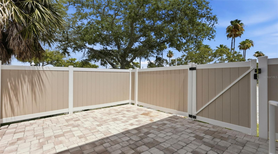 St Petersburg, Florida 33707, 2 Bedroom Bedrooms, ,1 Bathroombathrooms,Residential,For Sale,Beach,0,Mfrtb8521650