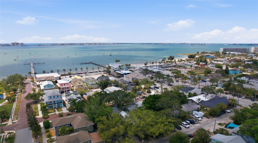 St Petersburg, Florida 33707, 2 Bedroom Bedrooms, ,1 Bathroombathrooms,Residential,For Sale,Beach,0,Mfrtb8521650