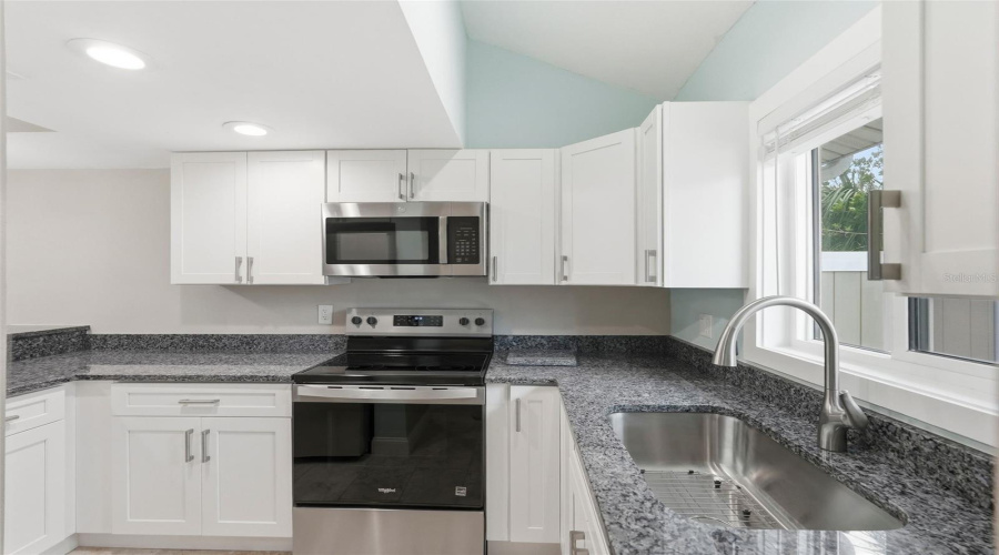St Petersburg, Florida 33707, 2 Bedroom Bedrooms, ,1 Bathroombathrooms,Residential,For Sale,Beach,0,Mfrtb8521650