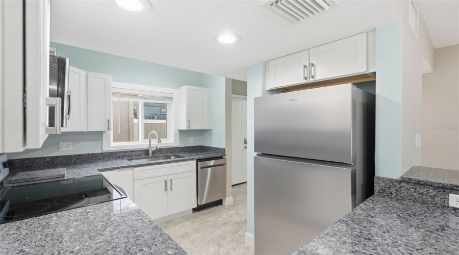 St Petersburg, Florida 33707, 2 Bedroom Bedrooms, ,1 Bathroombathrooms,Residential,For Sale,Beach,0,Mfrtb8521650