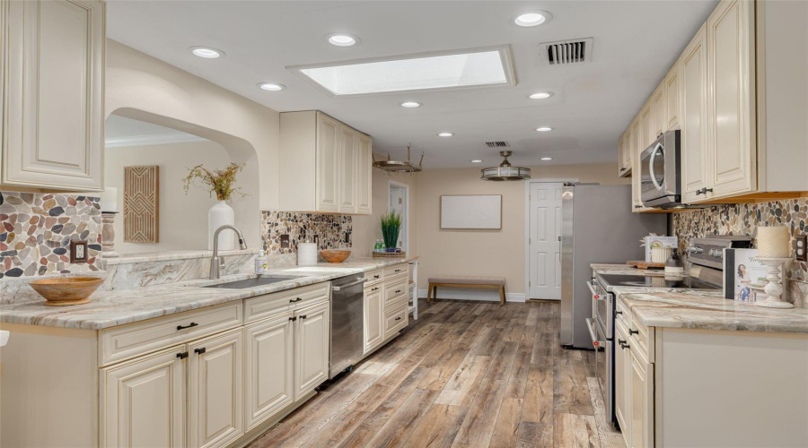 Clearwater, Florida 33759, 4 Bedroom Bedrooms, ,3 Bathroombathrooms,Residential,For Sale,Wolfe,0,Mfrtb8542512