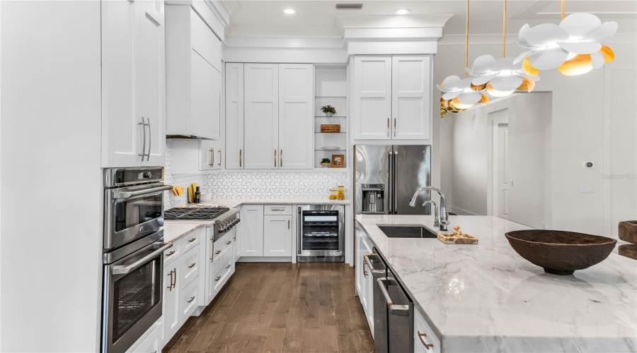 Orlando, Florida 32804, 6 Bedroom Bedrooms, ,5 Bathroombathrooms,Residential,For Sale,Smith,0,Mfro6432993