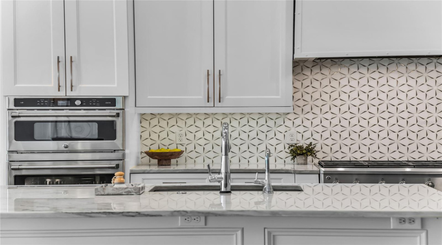 Orlando, Florida 32804, 6 Bedroom Bedrooms, ,5 Bathroombathrooms,Residential,For Sale,Smith,0,Mfro6432993