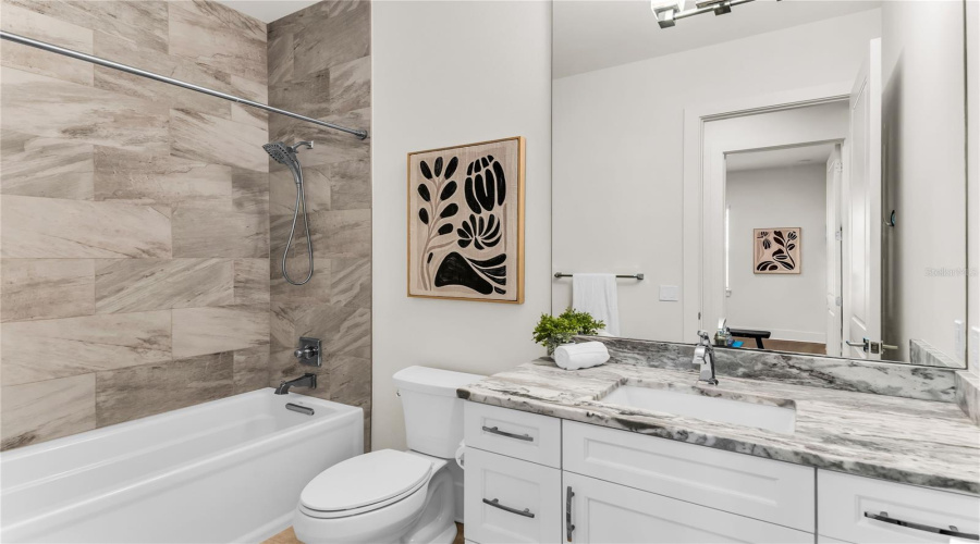 Additional Full Guest Bath