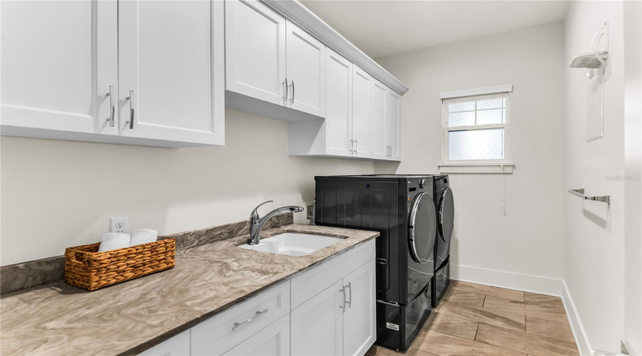 Orlando, Florida 32804, 6 Bedroom Bedrooms, ,5 Bathroombathrooms,Residential,For Sale,Smith,0,Mfro6432993